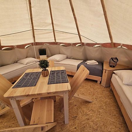 Отель Indiana Camp - 150 M Od Suntago Park Grabce-Towarzystwo Экстерьер фото