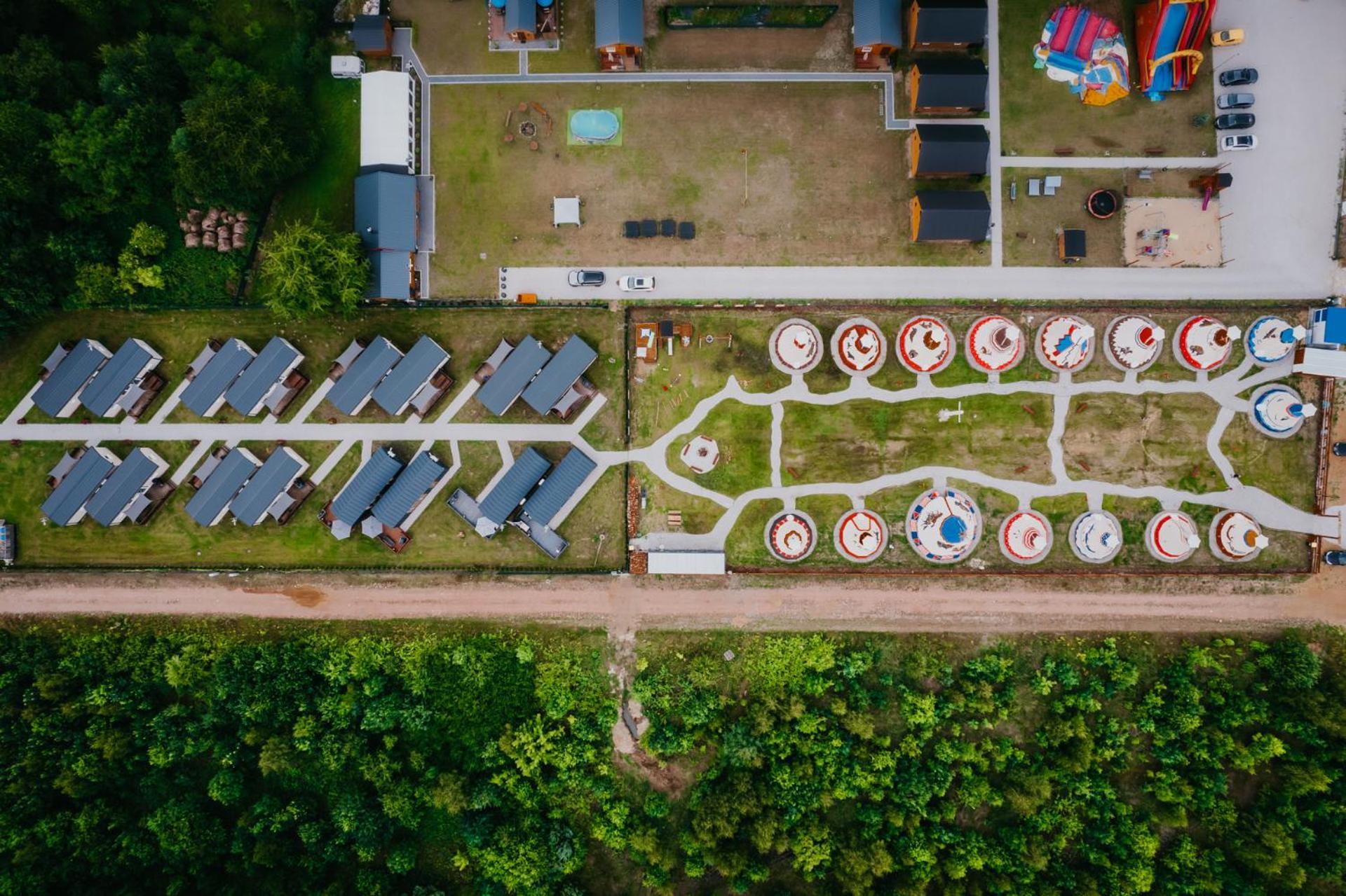 Отель Indiana Camp - 150 M Od Suntago Park Grabce-Towarzystwo Экстерьер фото