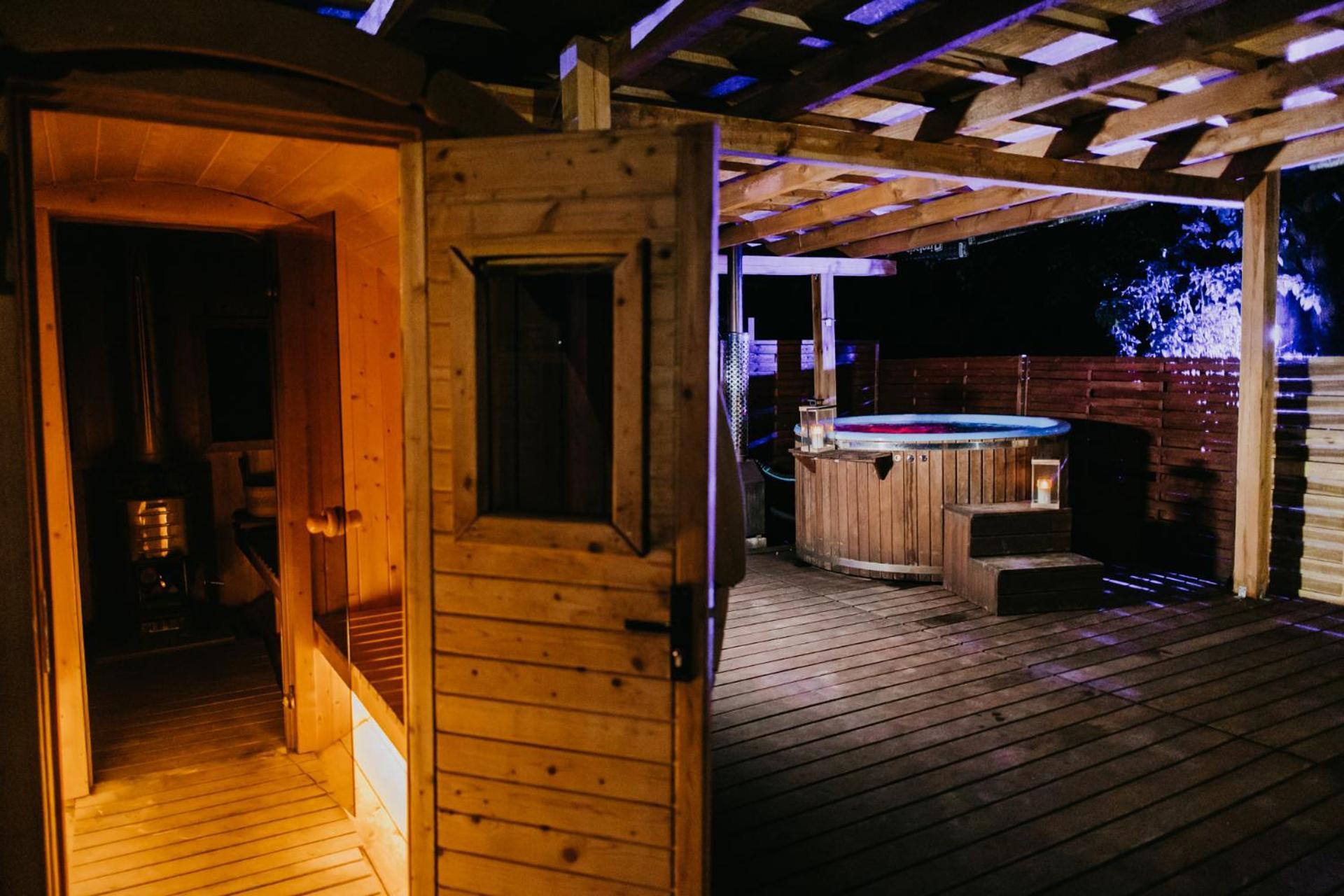 Отель Indiana Camp - 150 M Od Suntago Park Grabce-Towarzystwo Экстерьер фото