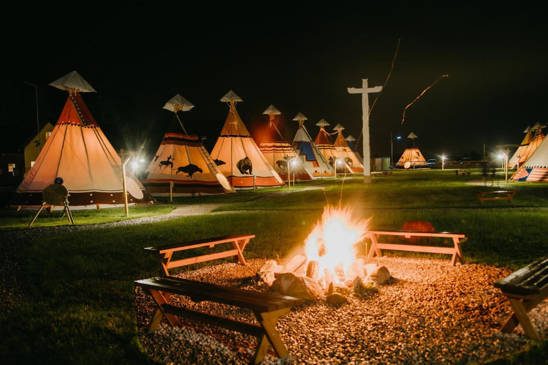 Отель Indiana Camp - 150 M Od Suntago Park Grabce-Towarzystwo Экстерьер фото