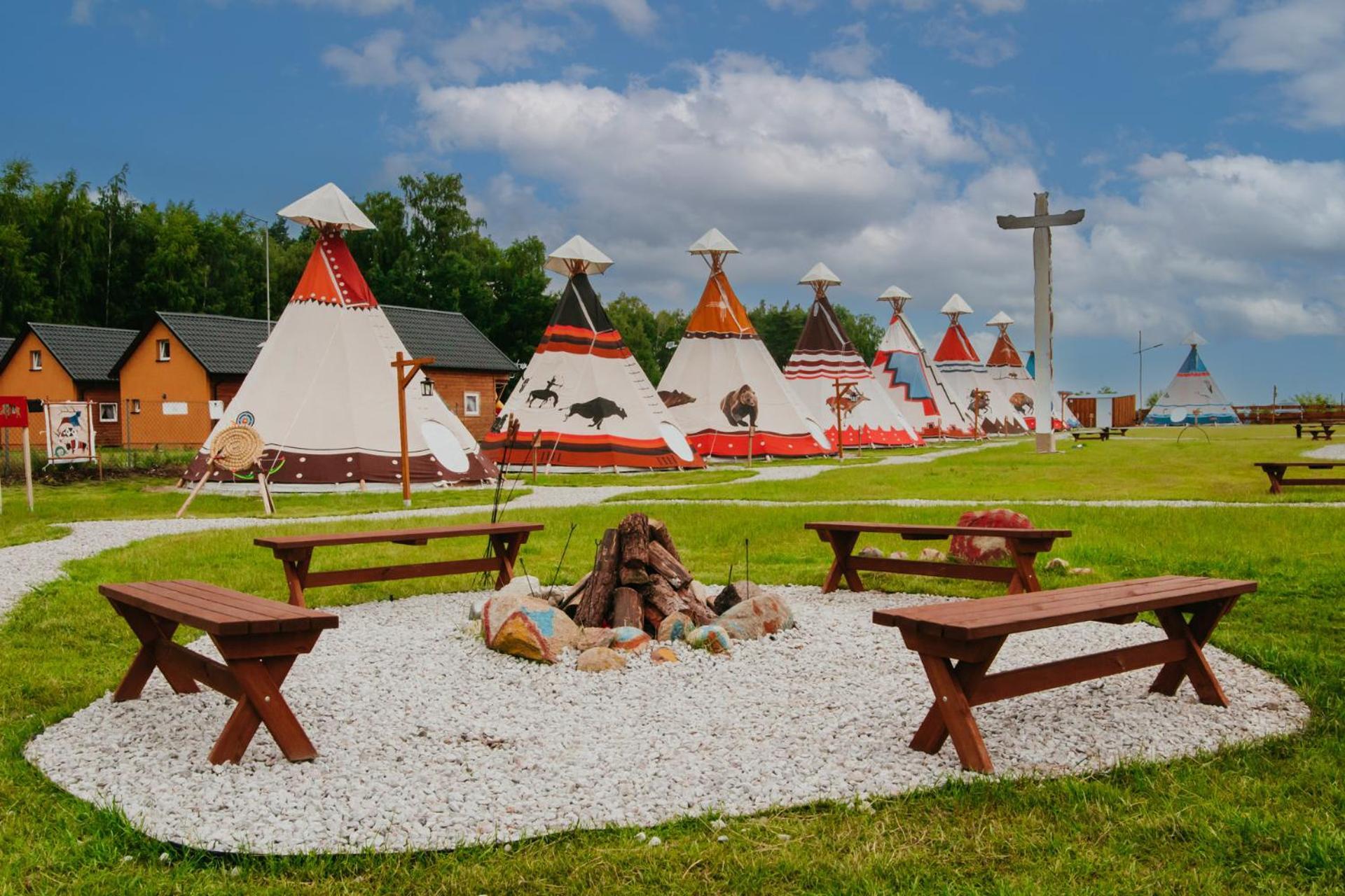 Отель Indiana Camp - 150 M Od Suntago Park Grabce-Towarzystwo Экстерьер фото