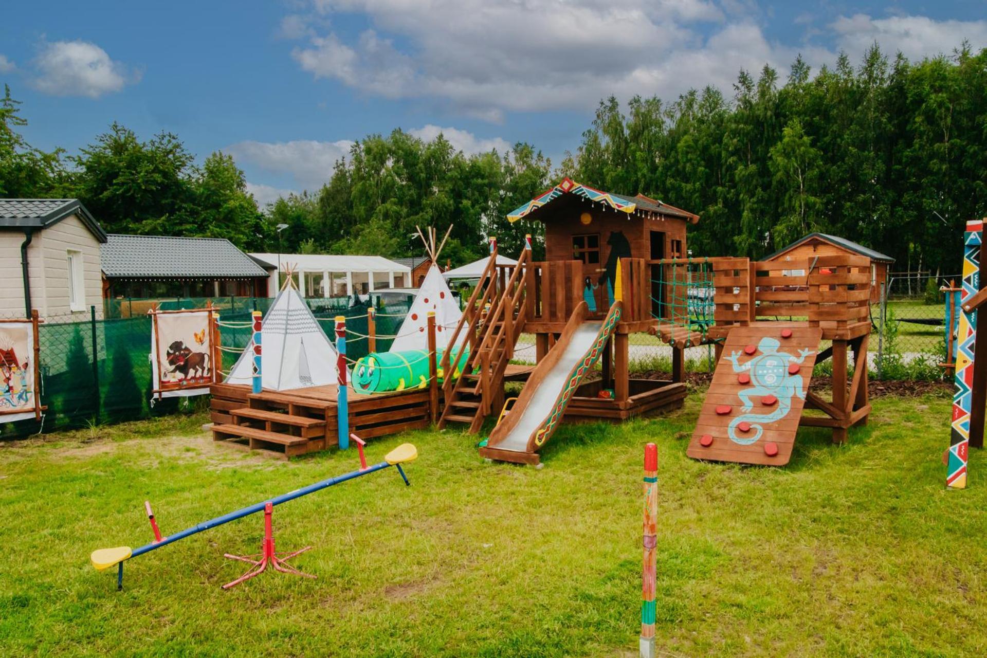 Отель Indiana Camp - 150 M Od Suntago Park Grabce-Towarzystwo Экстерьер фото