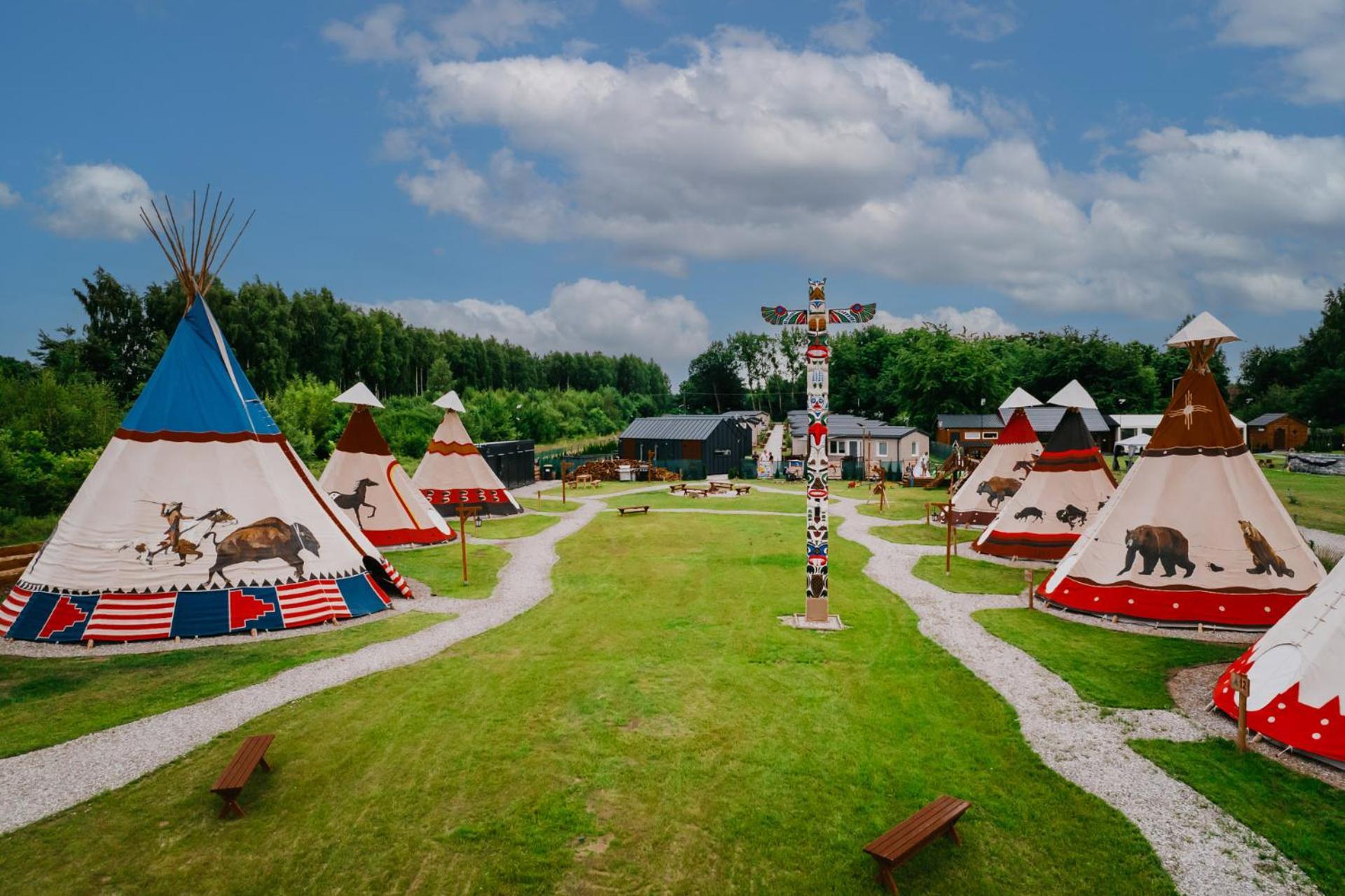 Отель Indiana Camp - 150 M Od Suntago Park Grabce-Towarzystwo Экстерьер фото