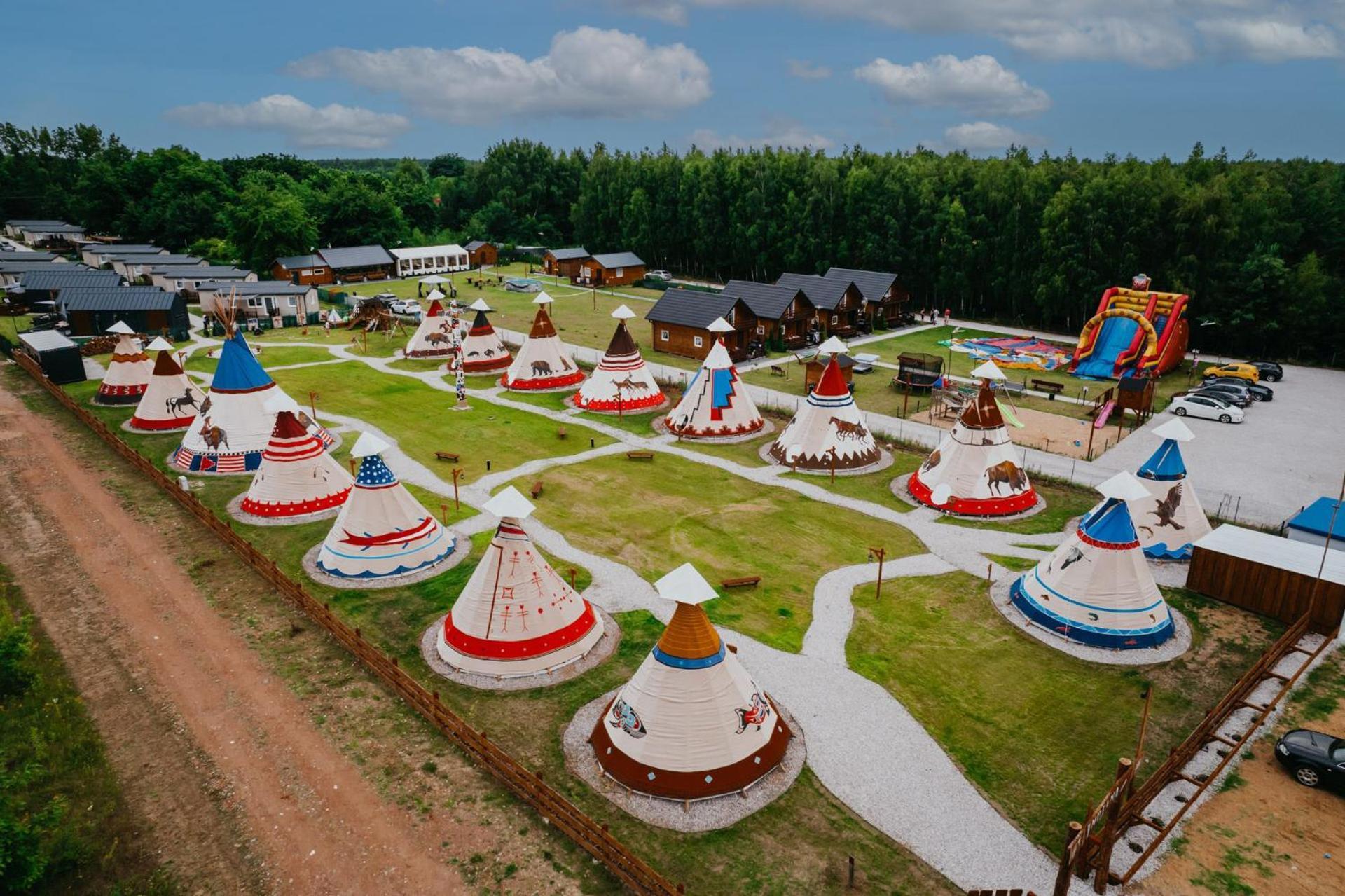 Отель Indiana Camp - 150 M Od Suntago Park Grabce-Towarzystwo Экстерьер фото