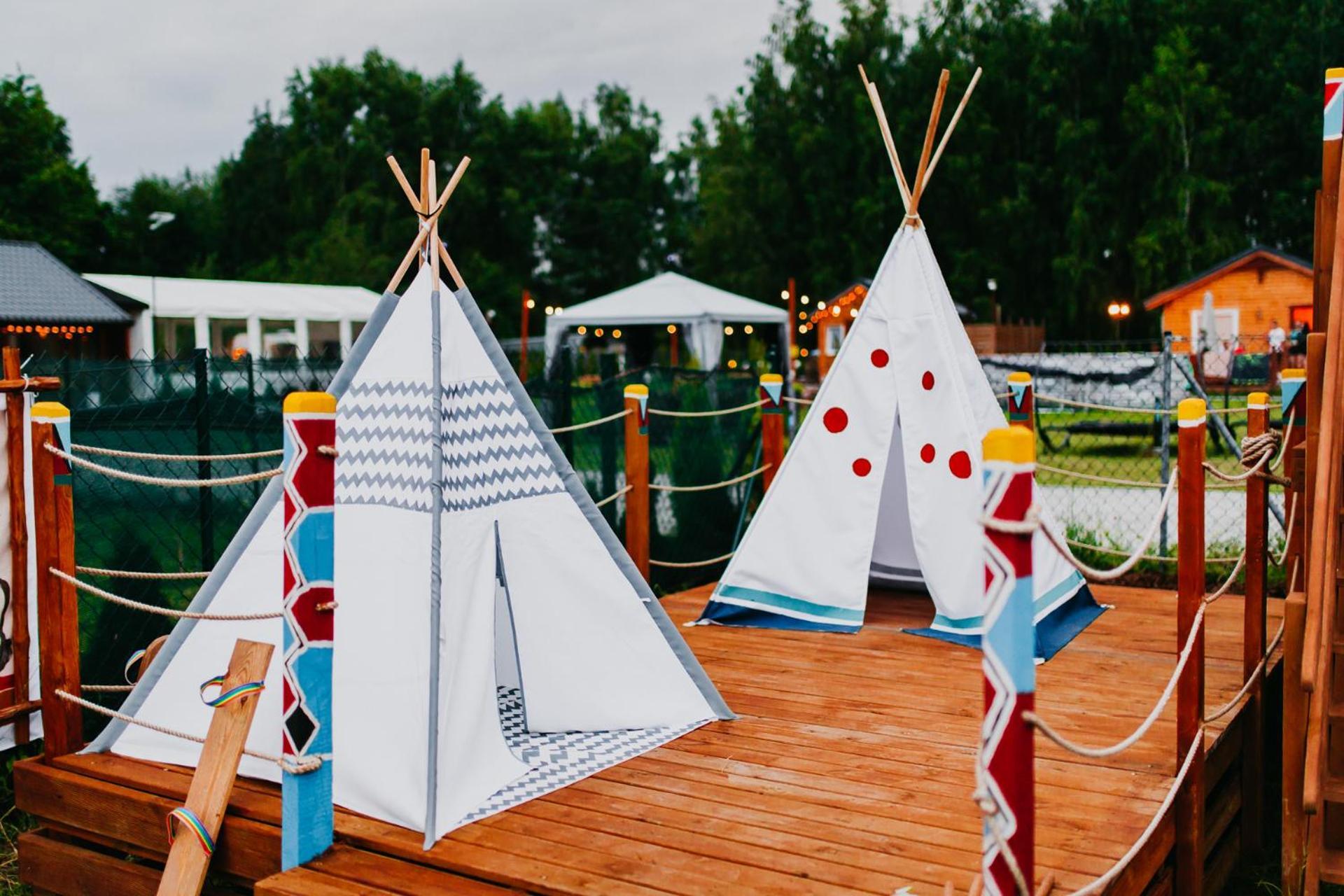 Отель Indiana Camp - 150 M Od Suntago Park Grabce-Towarzystwo Экстерьер фото