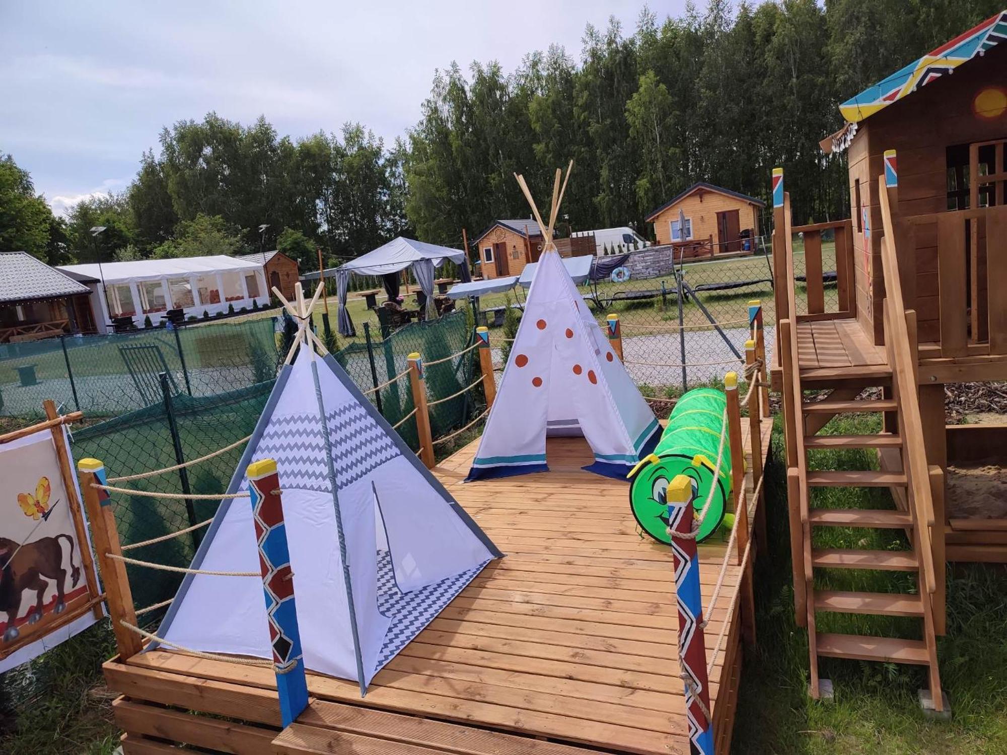 Отель Indiana Camp - 150 M Od Suntago Park Grabce-Towarzystwo Экстерьер фото