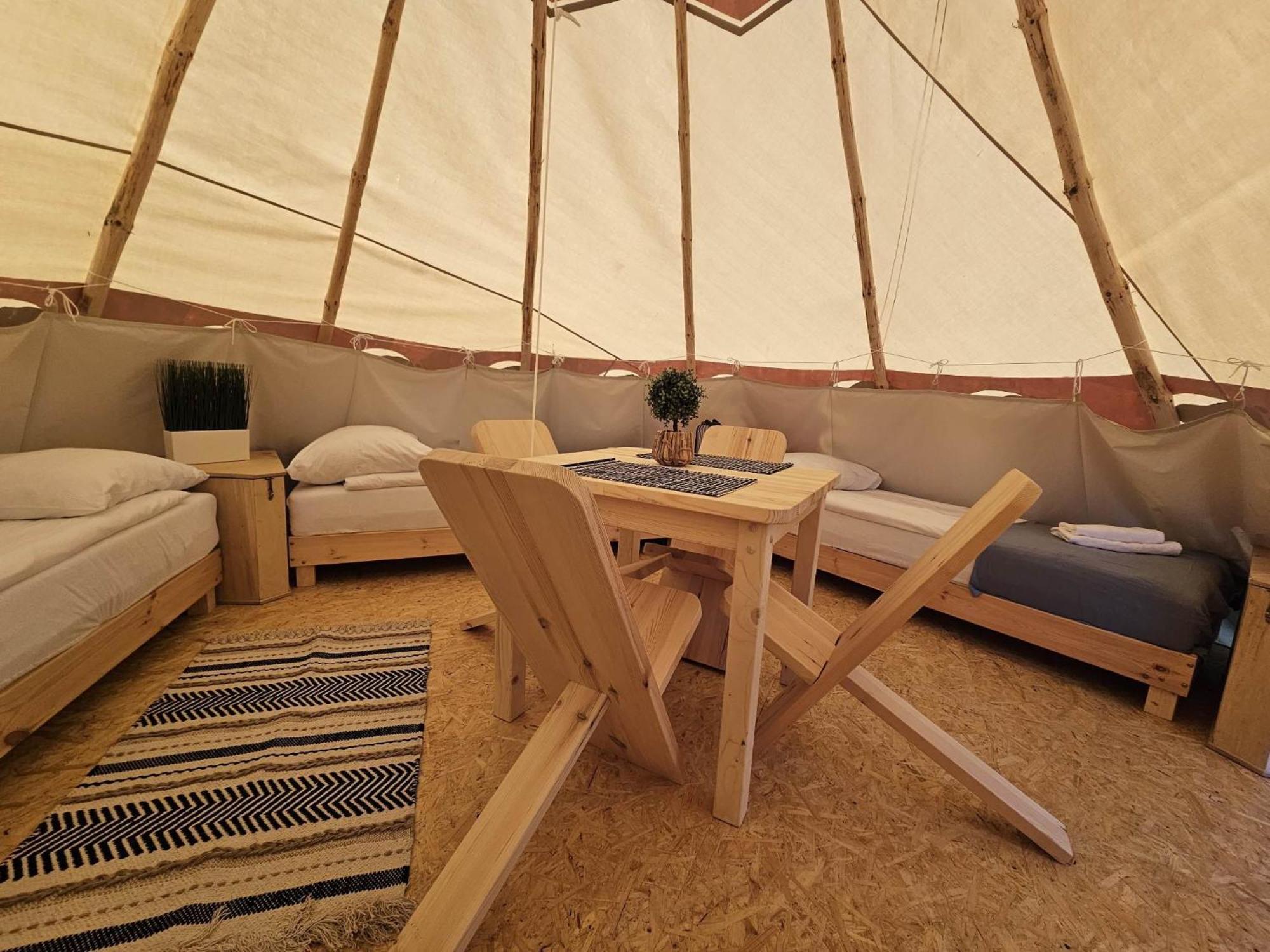 Отель Indiana Camp - 150 M Od Suntago Park Grabce-Towarzystwo Экстерьер фото