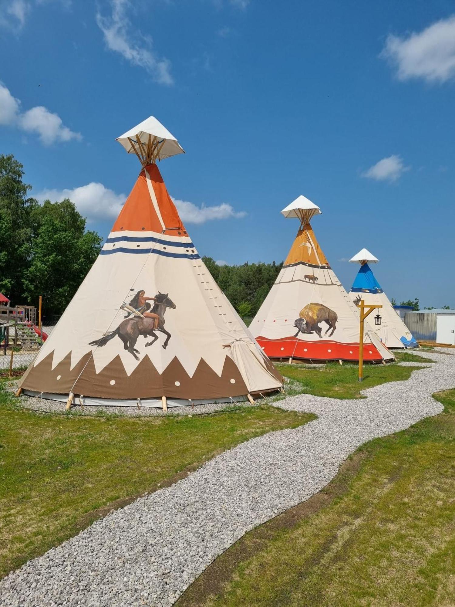 Отель Indiana Camp - 150 M Od Suntago Park Grabce-Towarzystwo Экстерьер фото
