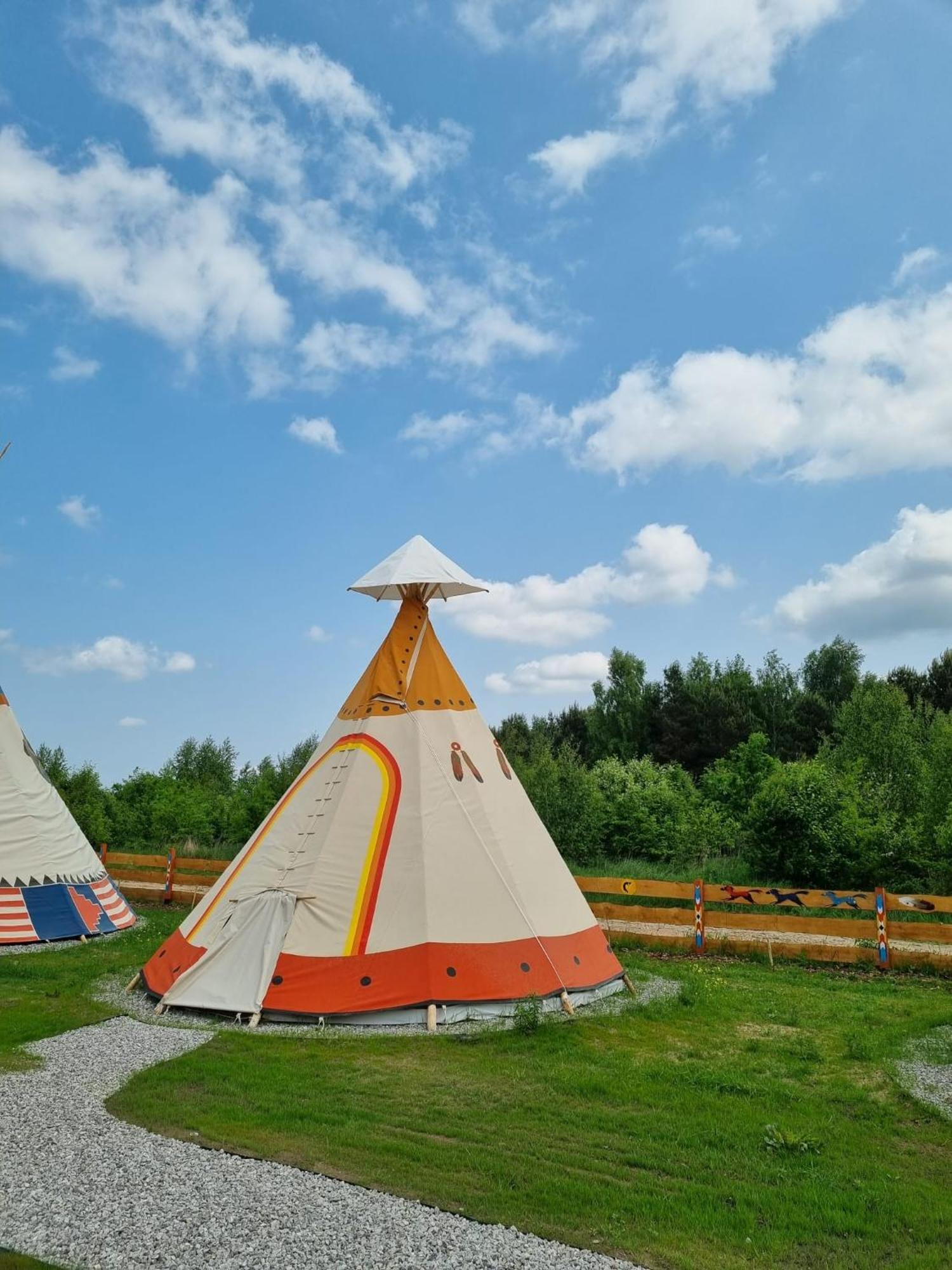 Отель Indiana Camp - 150 M Od Suntago Park Grabce-Towarzystwo Экстерьер фото